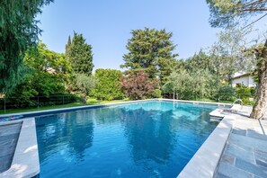 Pool - Apartment Al Segnavento Montese with Pool, Garden, and Wi-Fi (Toscolano Maderno)