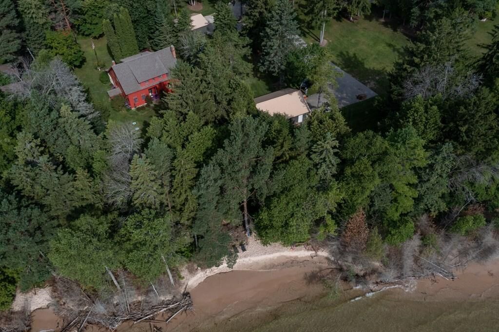 Jacksonport Lake House | Sandy Beachfront