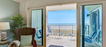 Awaken to Waves: Oceanfront Sunrise Paradise