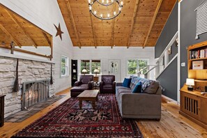 Smart TV, fireplace