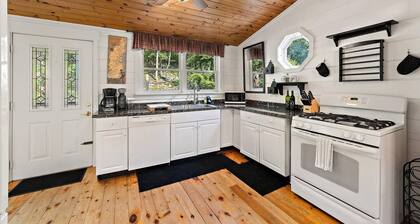 Secluded Cabin a Stone's Throw From the A.T.!