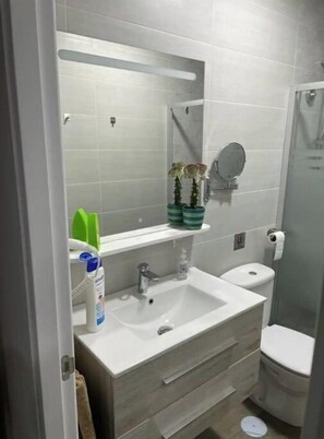 Shower - Cozy apartment in a privileged area (Tarifa)