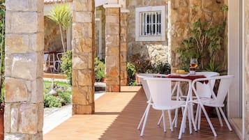 Apartment | 1 bedroom, iron/ironing board, WiFi