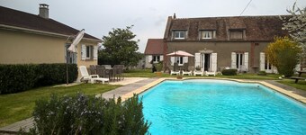 1h15 from Paris A6 farmhouse with garden Swimming pool - family - Pets accepted