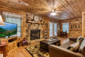 Télévision, cheminée