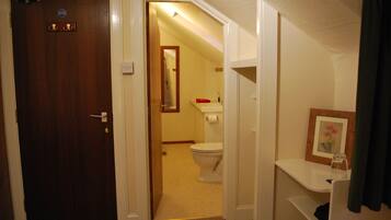 Double Room (Upstairs Room) | Bed sheets