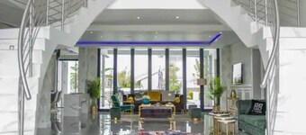 Nova Villa Broadacres - 4 Bedroom Villa - Pool, Jacuzzi, Fire Place & More