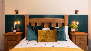 1 bedroom, iron/ironing board, travel cot, free WiFi