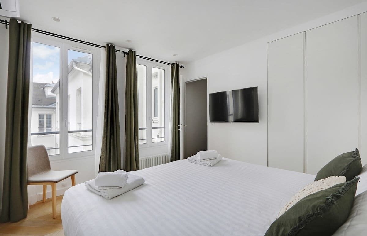 2 bedrooms, iron/ironing board, travel crib, WiFi