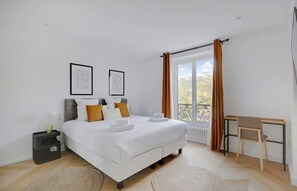 2 bedrooms, iron/ironing board, travel cot, WiFi