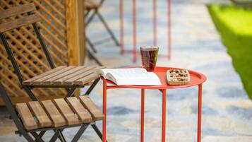 Deluxe Room | Terrace/patio