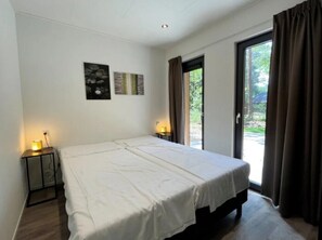 Cube Split 6 | 起居區 | 32-吋電視，提供有線頻道