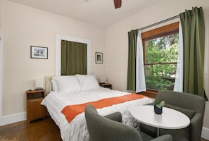 Memory foam beds, iron/ironing board, free WiFi, bed sheets - | Cozy + Private | Near Enloe | (Chico)