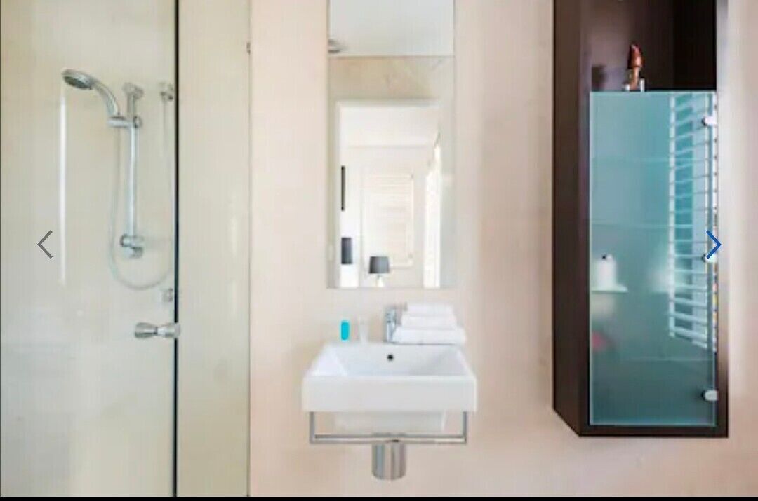 Family-sized with all modern amenities — image 9