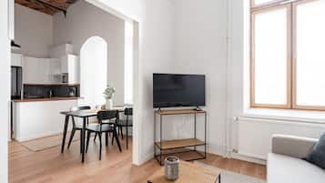 Deluxe Apartment | Living room