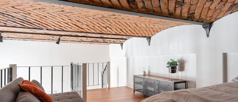 1 habitación, decoración personalizada y muebles diferentes