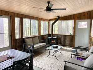 Smart TV, video games, DVD player, books - Hilltop Haven | Family-friendly, RV hookups (Forest Lakes)