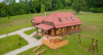 Chalet Markoci With Hot Tub