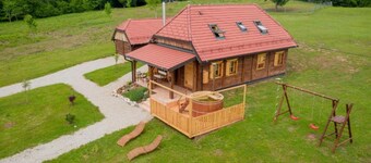 Chalet Markoci With Hot Tub