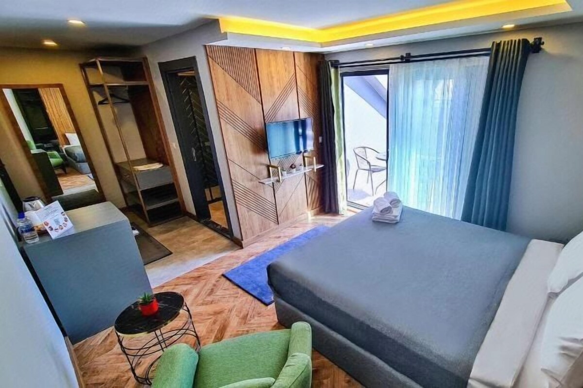 Minibar, soundproofing, free WiFi, bed sheets