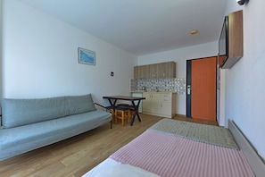 Apartment, 1 Bedroom | Private kitchen