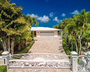 Property grounds - Changes in Attitude (Marathon)