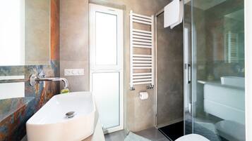 Dúplex (Sikorskiego 179 B/1) | Baño | Ducha y toallas