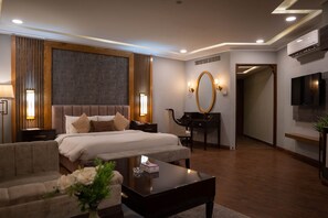 Minibar, in-room safe, individually furnished, desk