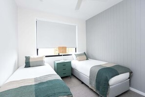 4 habitaciones, tabla de planchar con plancha y wifi gratis