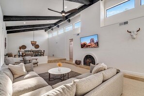 Smart-TV, Tischtennisplatte