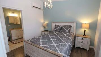 1 slaapkamer, een strijkplank/strijkijzer, wifi, beddengoed