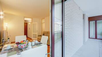 Family Apartment, Multiple Bedrooms (Locarno best place) | Private kitchen | Fridge, microwave, oven, stovetop