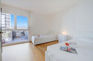 Apartamento familiar, 2 habitaciones, balcón (Casa al molo in Locarno Centre for 6) | 2 dormitorios
