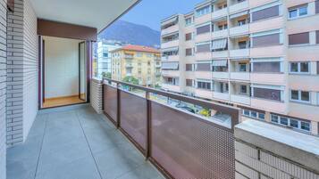 Family Apartment, Multiple Bedrooms (Locarno best place) | Balcony