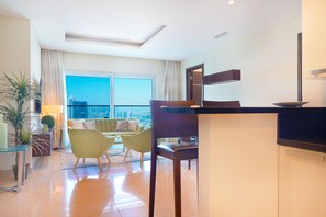 Superior Apartment | Dining room - Maison Privee - Premium Apartment in the Heart of JLT (Dubai)