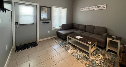 Prime Location, Steps to Beach 2 BR 1 BA w/Parking