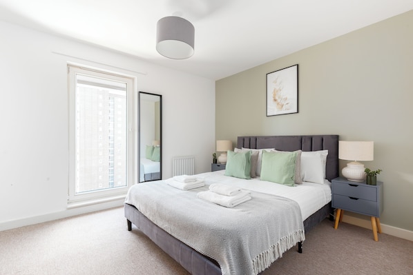 2 bedrooms, hypo-allergenic bedding, individually furnished - Deluxe 2 Bed Flat with Balcony in Hackney (London)