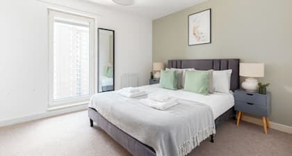 Deluxe 2 Bed Flat with Balcony in Hackney