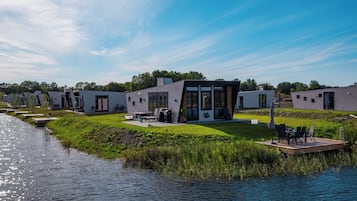 Just Nature Light 4 | Free WiFi, bed sheets