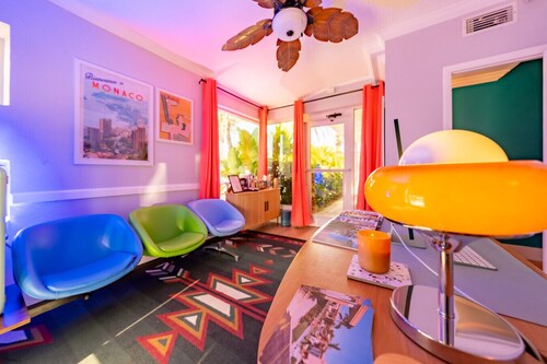 128 · Pool 2BR Beach Self Checkin Free Parking