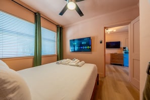 2 bedrooms, desk, iron/ironing board, WiFi - 128 · Pool 2BR Beach Self Checkin Free Parking (Clearwater)