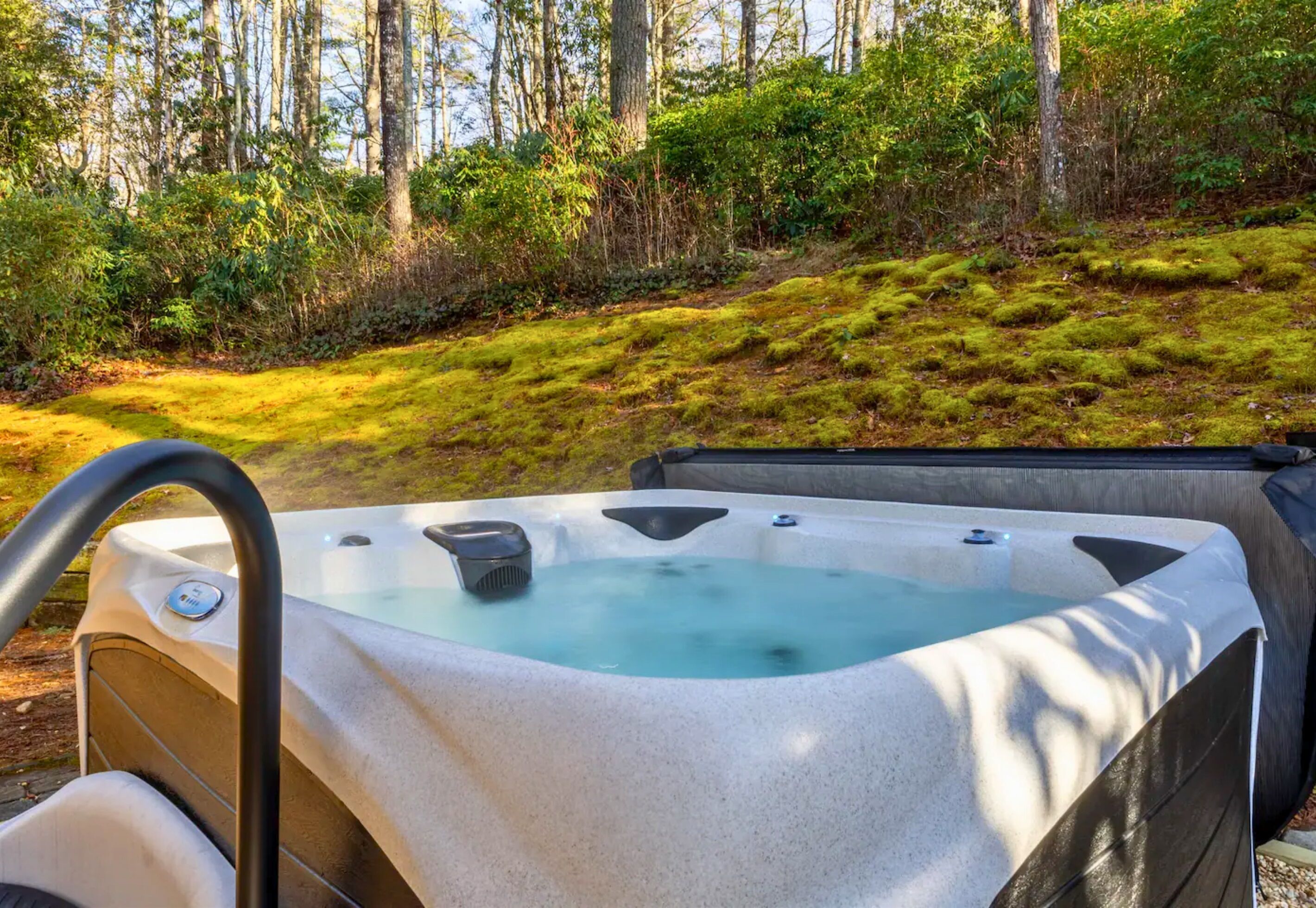 Hot Tub | Sleeps 17 | Outdoor Adventures