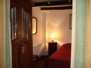 1 chambre, fer et planche à repasser, Wi-Fi gratuit