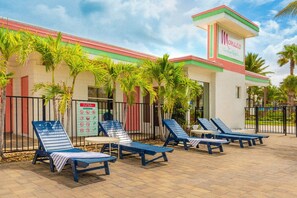 Terrace/patio - 129 · ☀Pool✔ Kitchen✔ Beach✔ Self Checkin✔ Free Parking✔ (Clearwater)