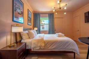 1 chambre, fer et planche à repasser, Wi-Fi, draps fournis
