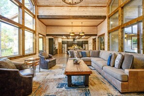 Chimenea, videojuegos y tenis de mesa 