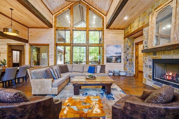 Chimenea, videojuegos y tenis de mesa 