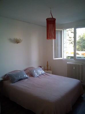 2 Schlafzimmer, Schreibtisch, kostenloses WLAN, Bettwäsche