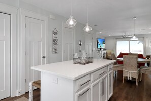 Dining - SJB Ground Level, End Unit Fabulous Views Beach Within Steps ~ Wine Down (St. Joe Beach)