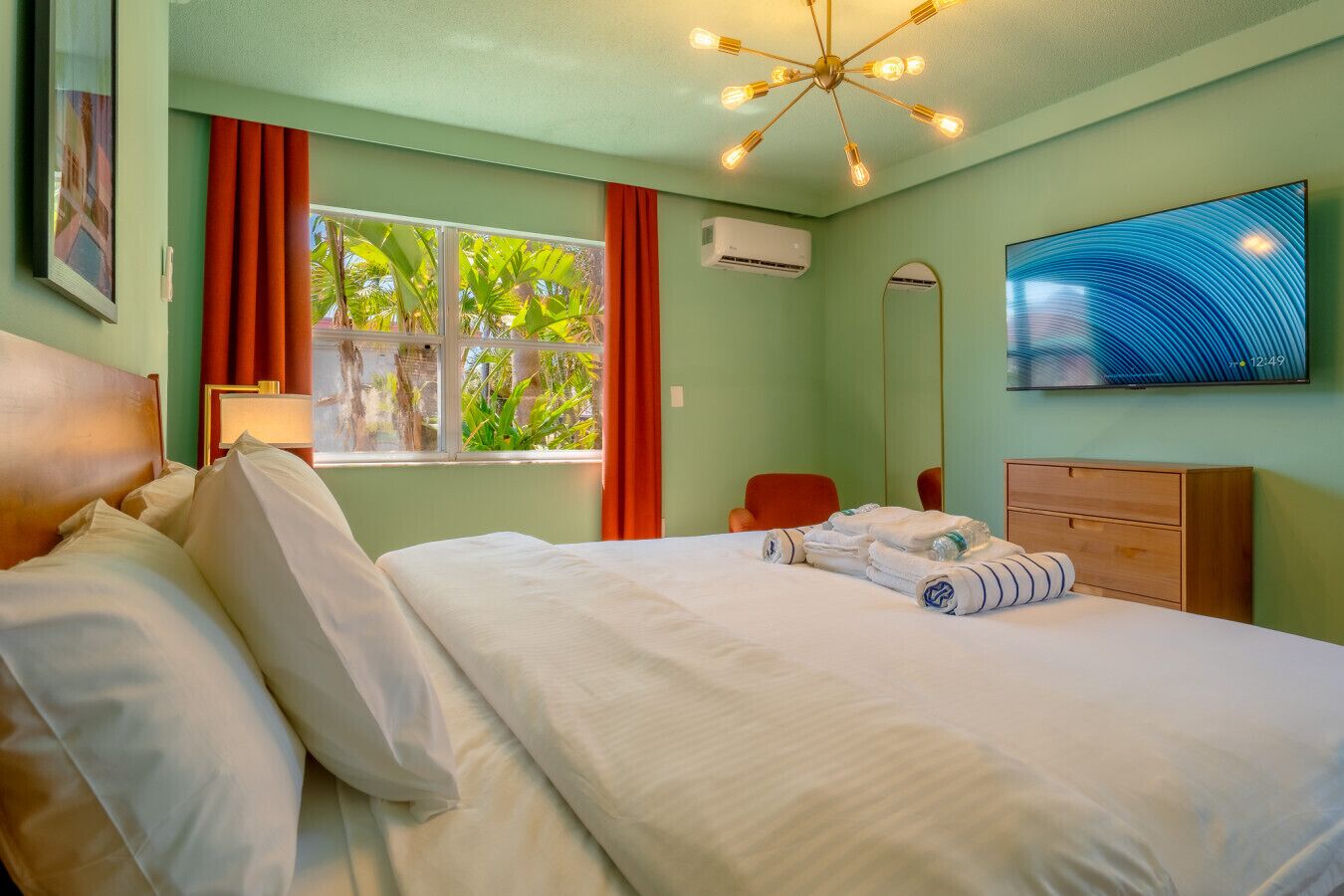 1 bedroom, desk, iron/ironing board, WiFi